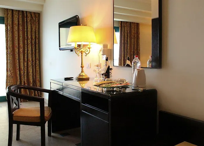 Hotelux Marina 4* Gurdaka