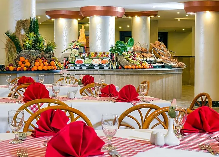 Hotelux Marina Üdülőközpont 4*