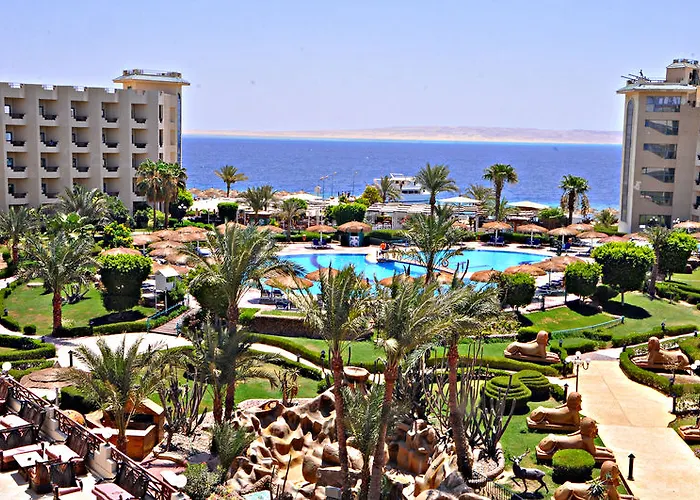 Hotelux Marina Üdülőközpont 4*