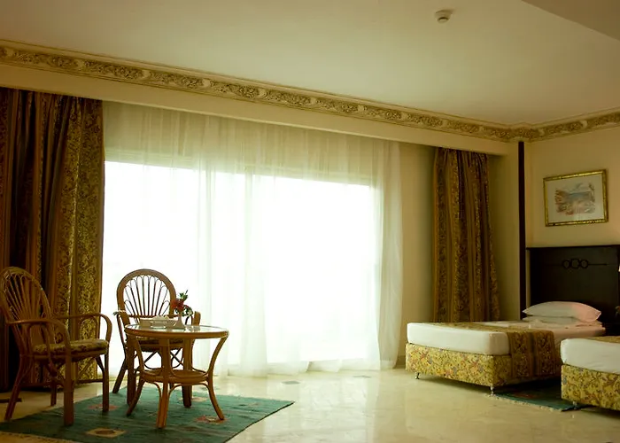 Hotelux Marina 4* Gurdaka