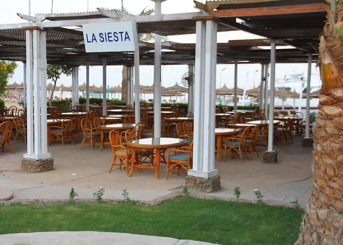 Üdülőközpont Hotelux Marina Gurdaka