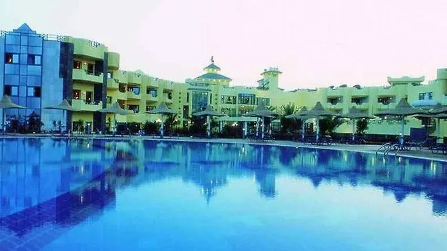 Üdülőközpont Hotelux Marina
