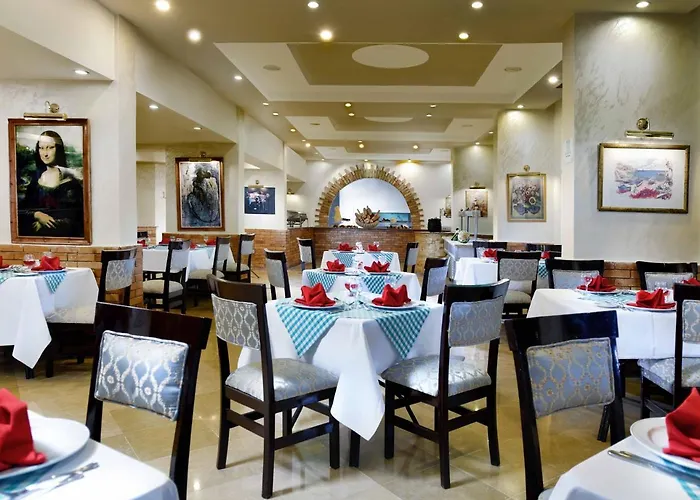 Hotelux Marina 4*